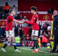 爱游戏体育官网-里程碑夜！曼联战术微调；西甲集结日刷纪录；话题不断；资深球员宣示担当