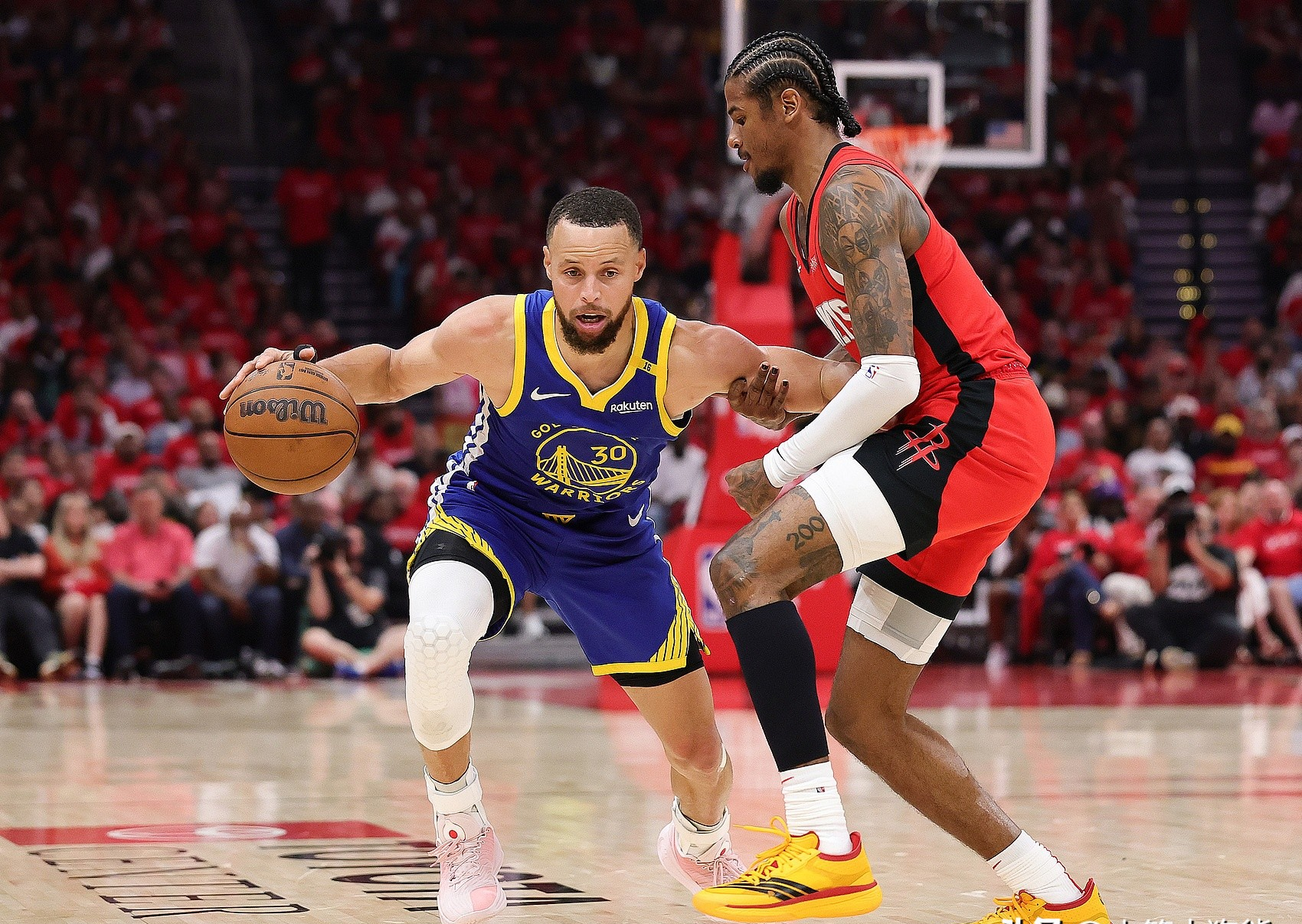 爱游戏-休斯敦火箭发布备战花絮，清晨绝杀压哨，荷甲任务艰巨，心理建设被强调