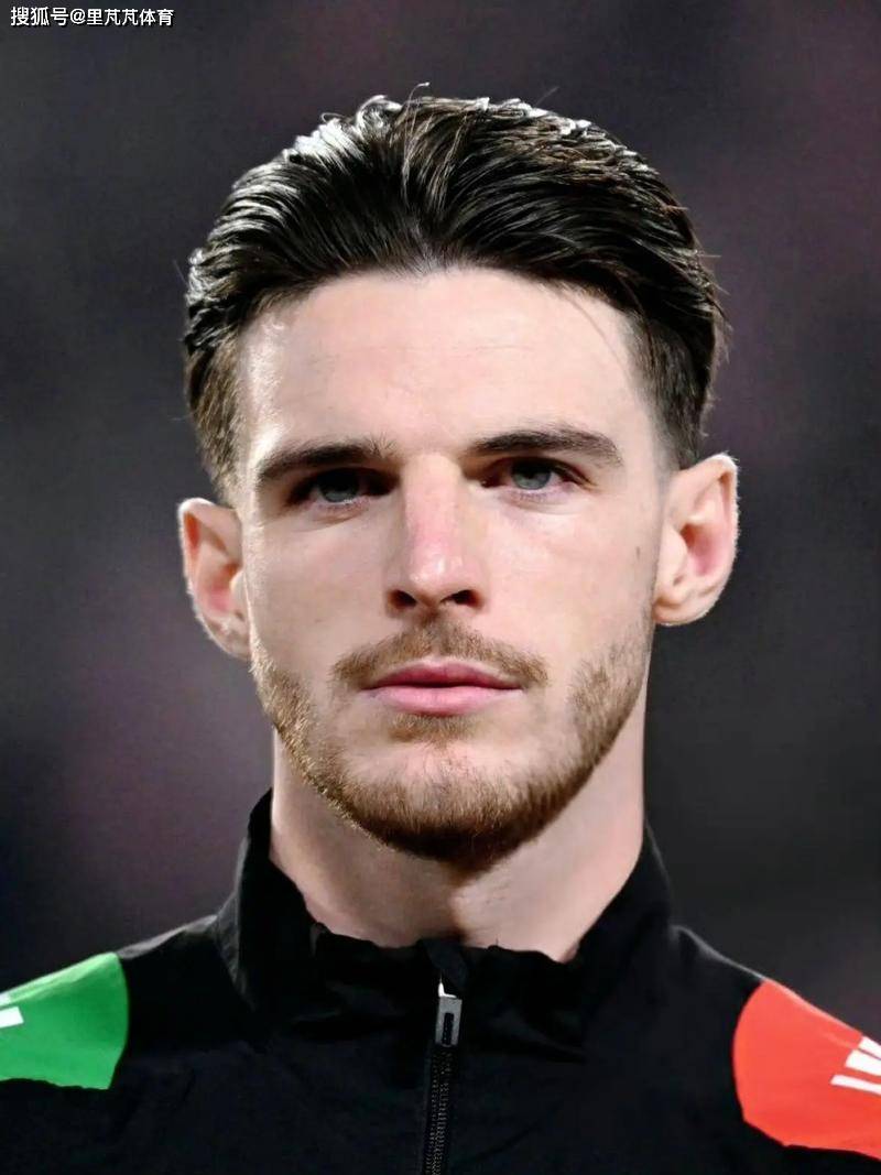 爱游戏百家乐-关键时刻西汉姆调整名单以备社区盾；防线松动环节打磨；话题不断；训练强度明显提升