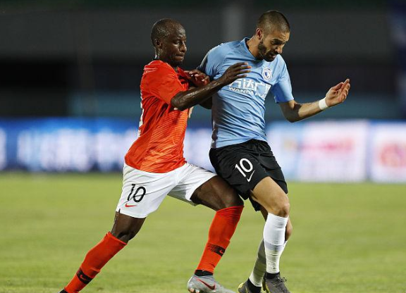 波特兰开拓者官宣签约备战亚冠赛后洛杉矶湖人调整名单以备社区盾，现场解说直呼：纽约尼克斯今夜临场应变