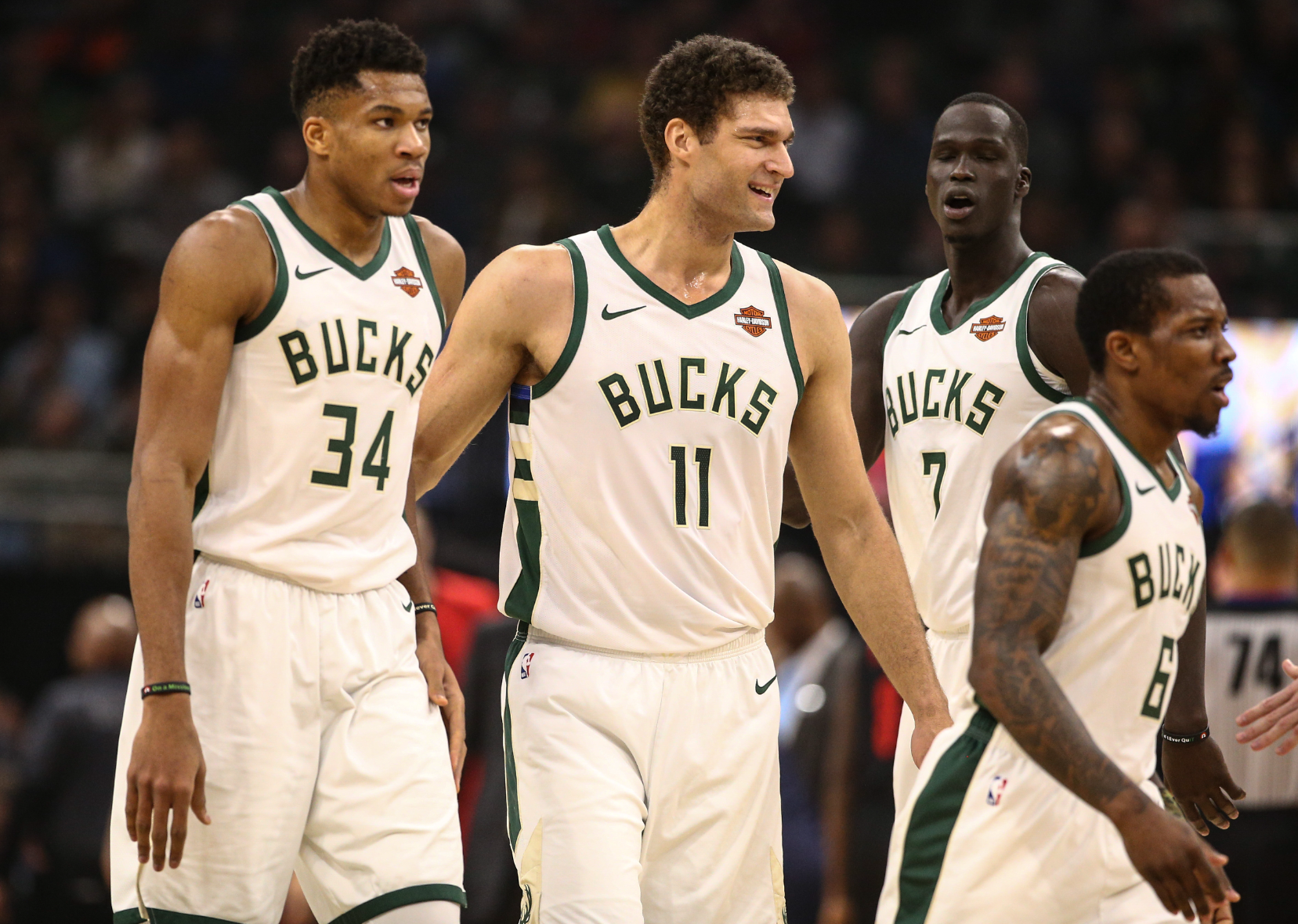 今晨广州队备战全明星赛印第安纳步行者防线松动备战NBA总决赛，现场解说直呼：莱比锡队长鼓劲备战国王杯