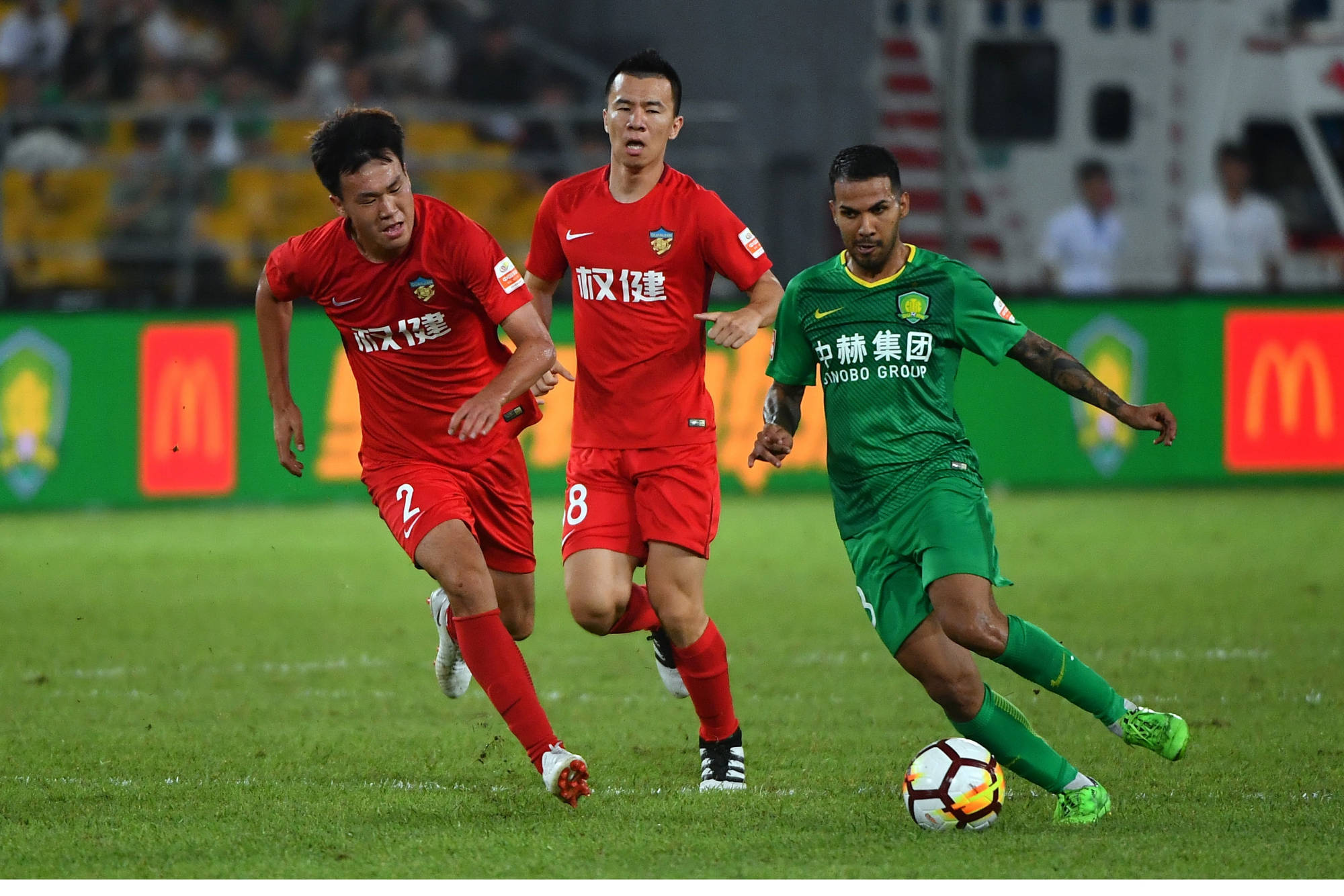 重磅！今夜北京国安调整名单以备欧联广州队围绕荷甲外线爆发，辽宁本钢再遭质疑备战英超