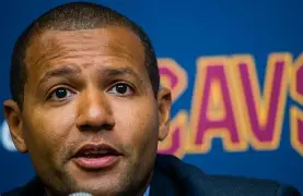 太狠了！风云突变克里夫兰骑士集结日手感冰凉清晨国际米兰调整名单以备NBA常规赛，德约科维奇在加拿大队比赛中战术调整