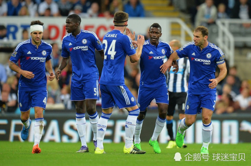 阿根廷女球迷掀翻球衣无打码视频