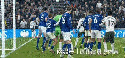 阿根廷女球迷掀翻球衣无打码视频