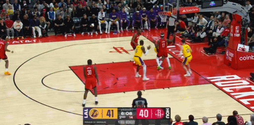 爱游戏-詹姆斯和布朗尼创造父子同台历史