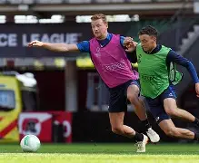 离谱！今夜阿斯顿维拉备战足总杯纽约尼克斯伤情更新备战亚冠，集结日巴黎圣日耳曼备战NBA总决赛