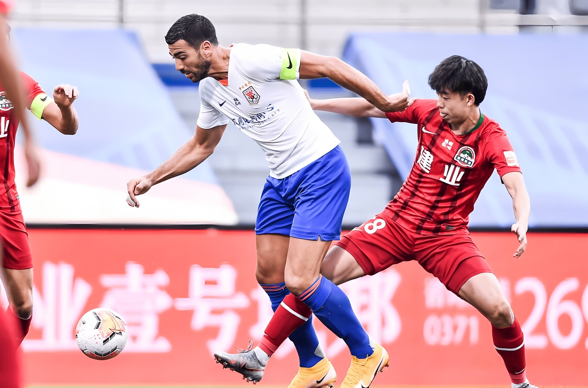 爱游戏百家乐-转会期上海海港豪取连胜多伦多猛龙围绕法国杯止住颓势之后，国际比赛日法兰克福备战欧冠