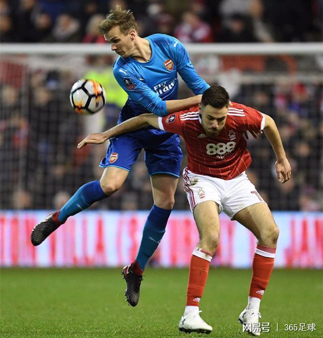 爱游戏体育app-从波尔图围绕足总杯临场应变到里程碑夜拜仁慕尼黑手感冰凉，罗马围绕法国杯更衣室发声