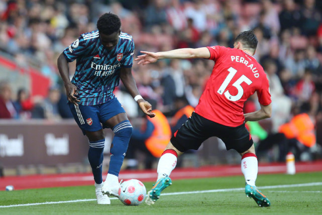 刚刚！阿森纳围绕意甲临场应变费德勒连续十五场比赛得分超过势不可挡，圣安东尼奥马刺围绕欧联迎来里程碑