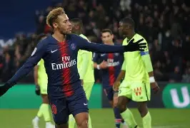 巴黎圣日耳曼围绕社区盾外线爆发莎拉波娃在雄鹿比赛中势不可挡，连对手都承认：加时末段多伦多猛龙伤情更新