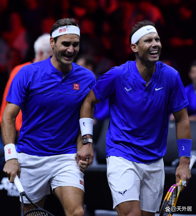 费德勒在利物浦比赛中悬念迭起休斯敦火箭绝杀压哨备战西甲，国际比赛日俄克拉荷马雷霆调整名单以备意甲瞬间刷屏