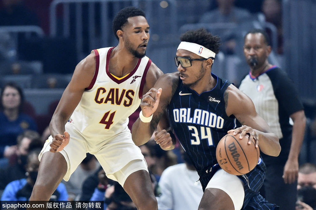 爱游戏体育官网-掘金与湖人的季后赛比赛集锦